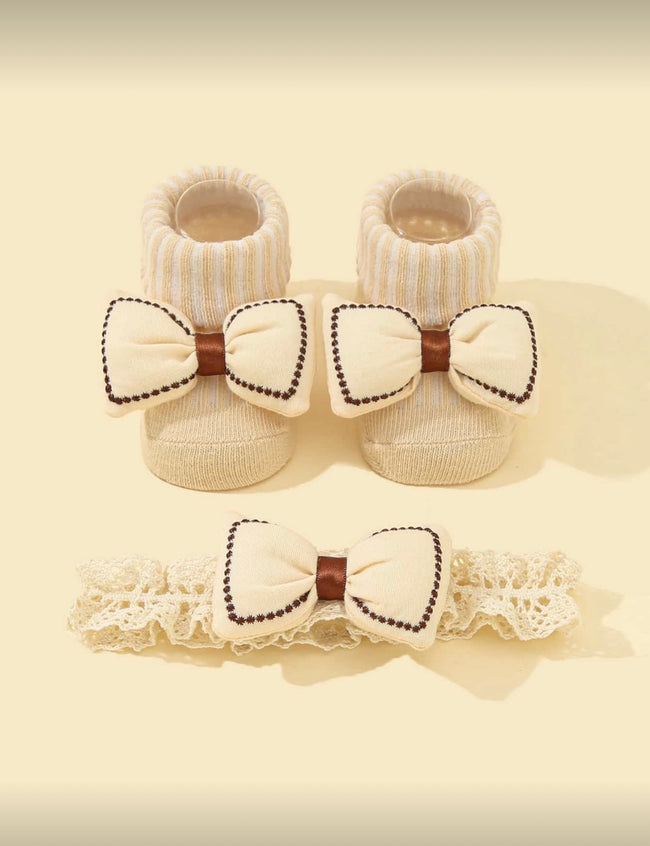 Maple Bow Set Hover Image