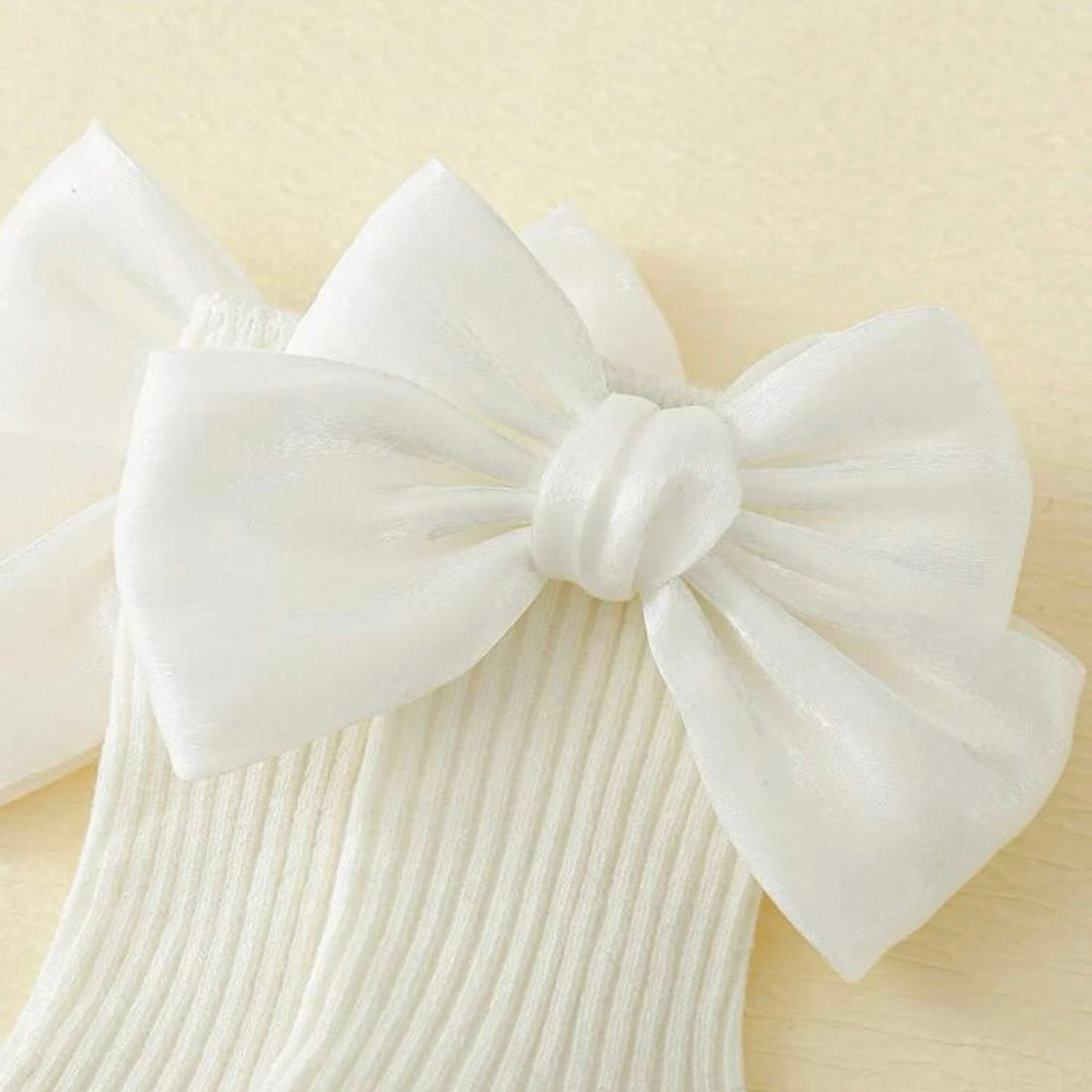 Beautiful Bow Decor Baby Socks